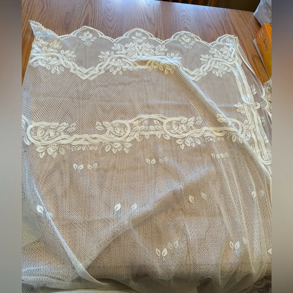 Elegant Vintage White Lace Curtain